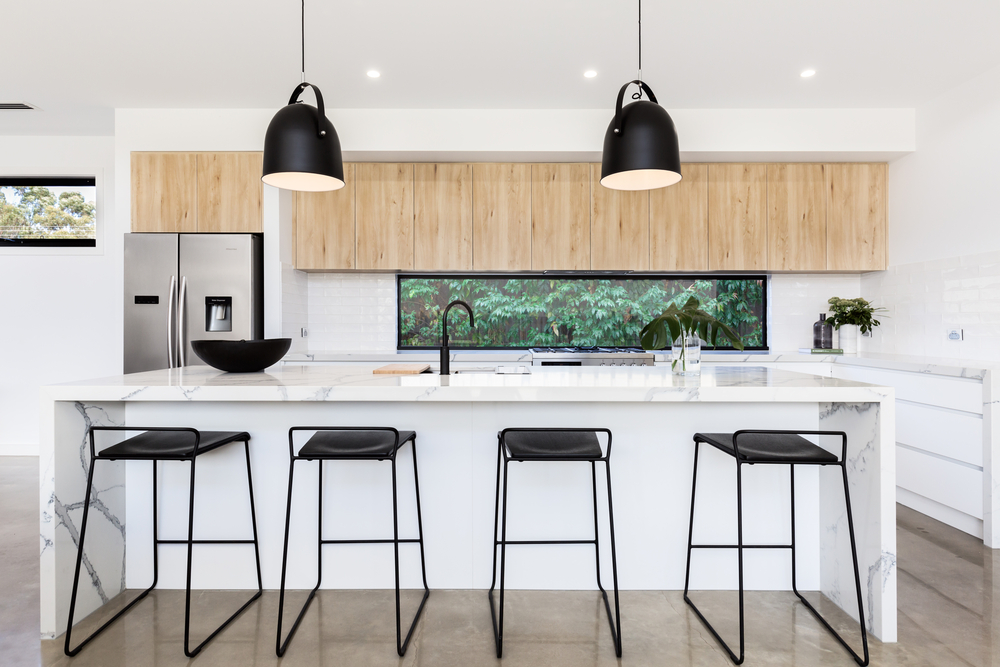 Large,Luxury,Australian,Kitchen,With,Marble,Island,Bench